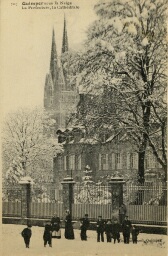 /medias/customer_2/EXPOSITIONS VIRTUELLES/QUIMPER SOUS LA NEIGE/29 Fi 933_La Prefecture et la Cathedrale sous la neige vues de la Place de la Resistance_jpg_/0_0.jpg